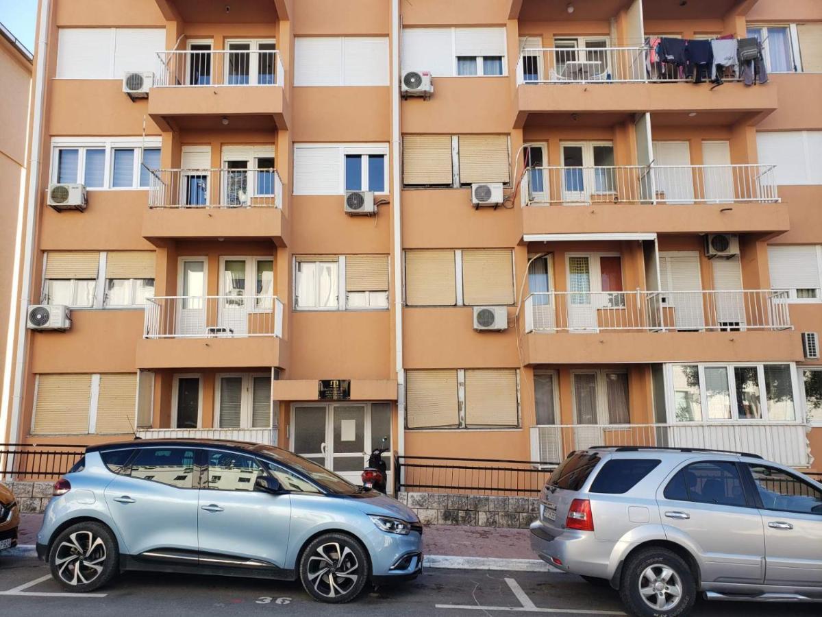 Apartment Bina 티바트 외부 사진
