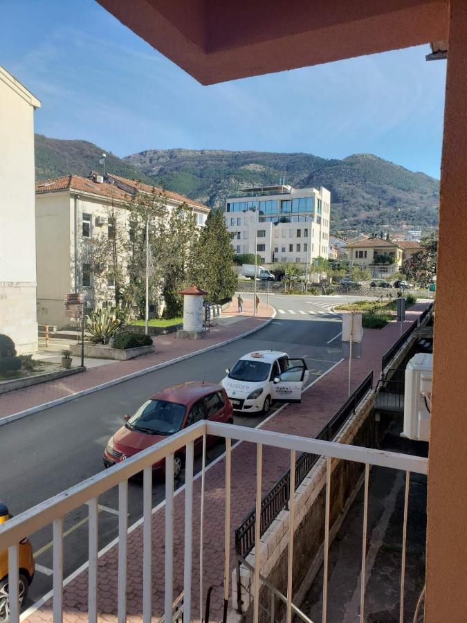 Apartment Bina 티바트 외부 사진
