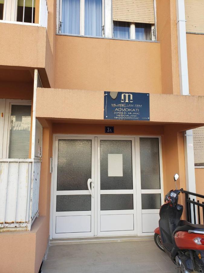 Apartment Bina 티바트 외부 사진